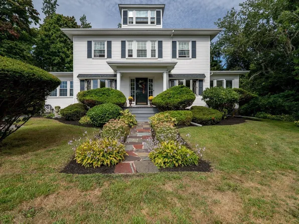 55 Akin St, Fairhaven, MA 02719