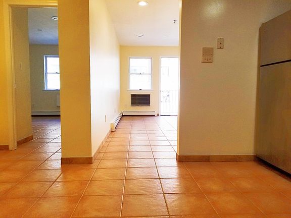 2nd image of 3326 Union St Ste 3