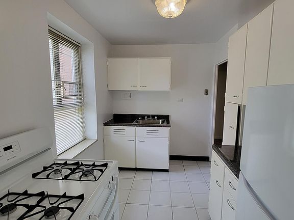 4th image of 19017 69th Ave #1B