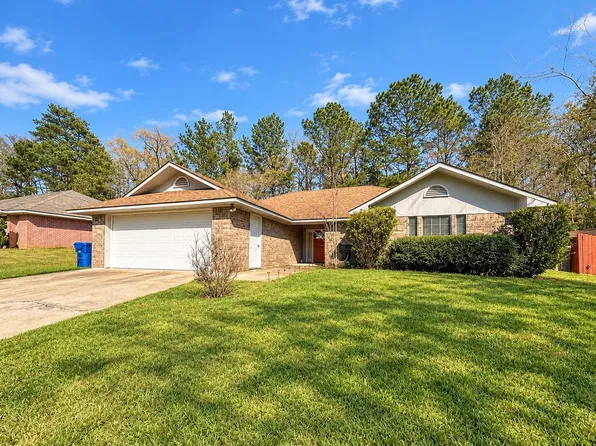 1224 Port Arthur Ter, Leesville, LA 71446