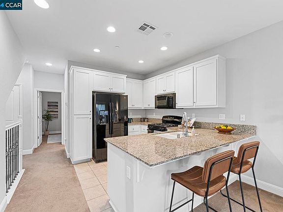 2nd image of 1252 Detroit Ave #2