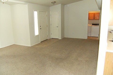 D Living room to entry