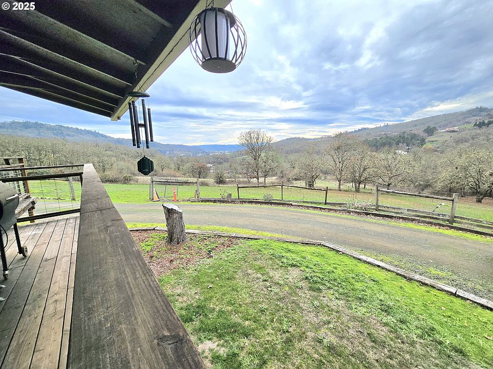 1880 Fairhill Dr, Roseburg, OR 97471 | MLS #732301252 | Zillow
