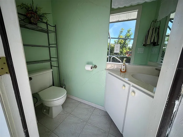 24508 Saragossa Ln — Photo 32