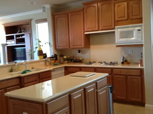 6145 Crater Lake Dr, Roseville, CA 95678