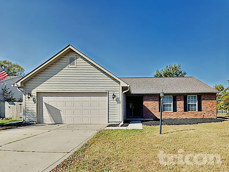 12758 Sovereign Ln — Photo 2