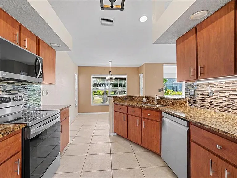 369 Salvador Dr — Photo 16