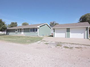 300 1st Ave, Axtell, NE 68924