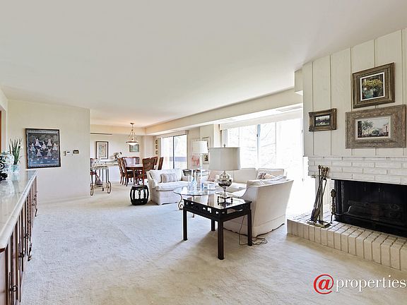 Living Room / Dining Room