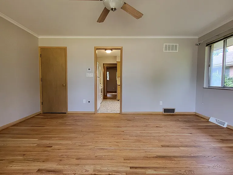 4365 Glenmawr Ave — Photo 4