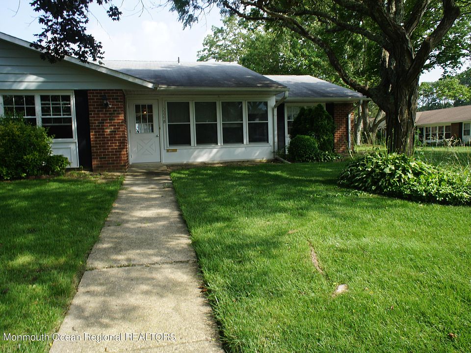 1st image of 1266B Hamilton Court #B