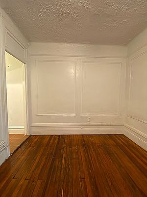 3rd image of 19 E 128th St APT 6