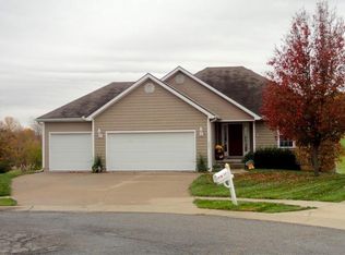 2808 Meadow Ridge Dr, Saint Joseph, MO 64504