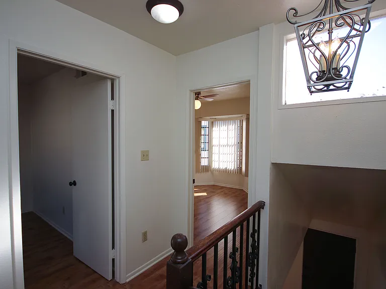 74 S Meridith Ave #4 — Photo 15