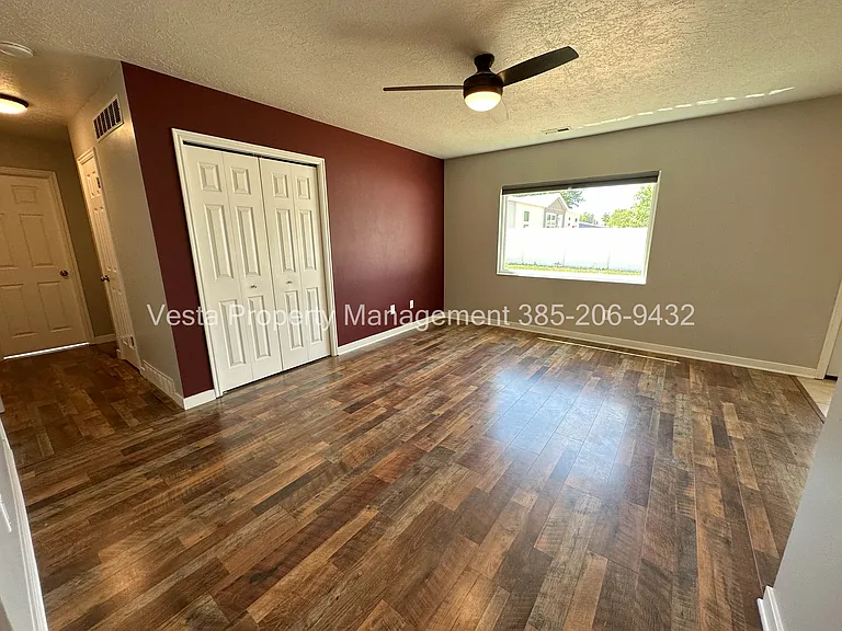 1293 W 570 N — Photo 2