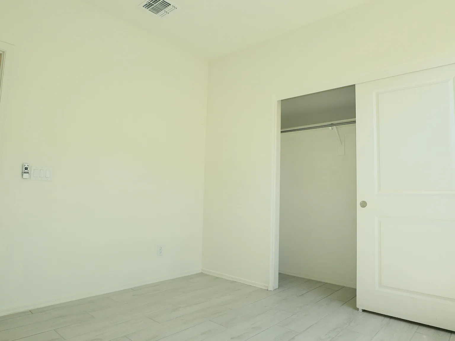 4 bed, 2.0 bath, 2124 sqft, $2,800 — Photo 4
