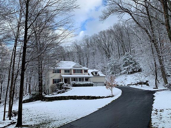 thumbnail_Winter house zoom.jpg