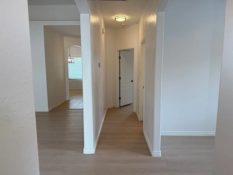 1682 E Fontana Dr — Photo 21