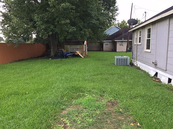 5th image of 2524 N Amelia Ave