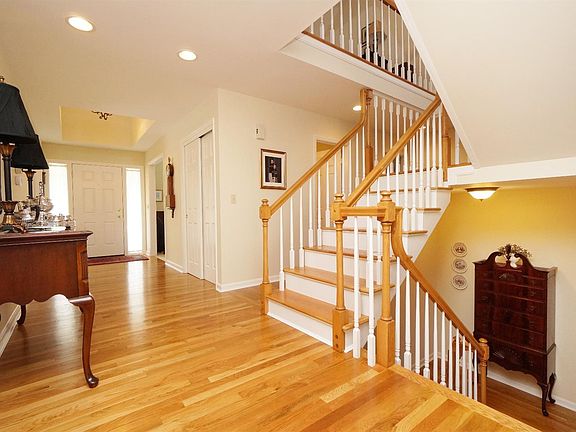 2nd image of 8941 Symmes Trace Ct