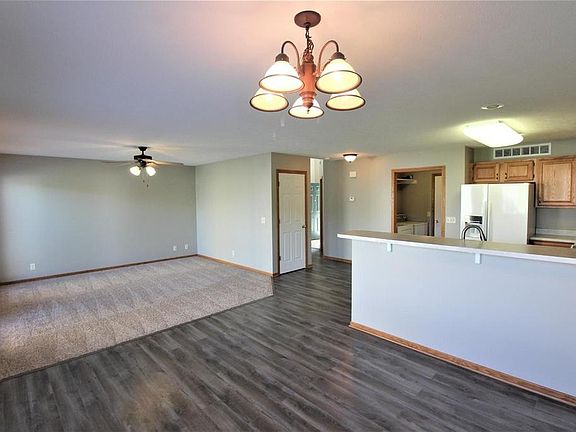 5th image of 8110 Oshel Ave