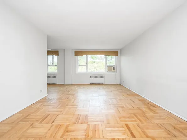 5355 Henry Hudson Pkwy W image 7 of 16