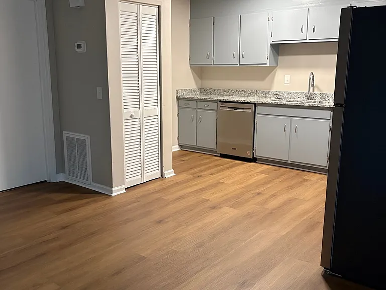105 Ppoole St #201 — Photo 20