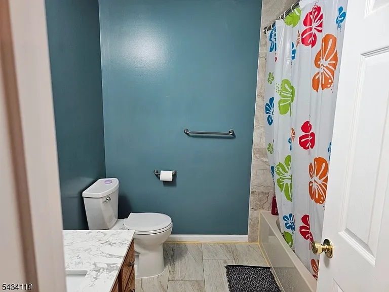 60 Jackson Ave — Photo 10