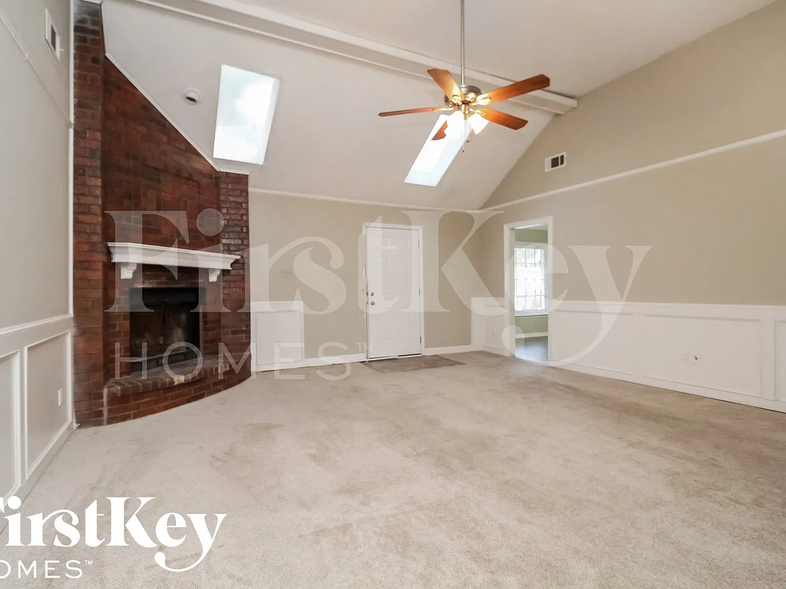 3 bed, 2.5 bath, 2246 sqft, $2,200 — Photo 4
