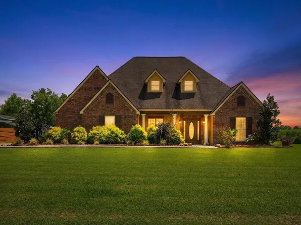1141 Lake Martin Rd, Breaux Bridge, LA 70517