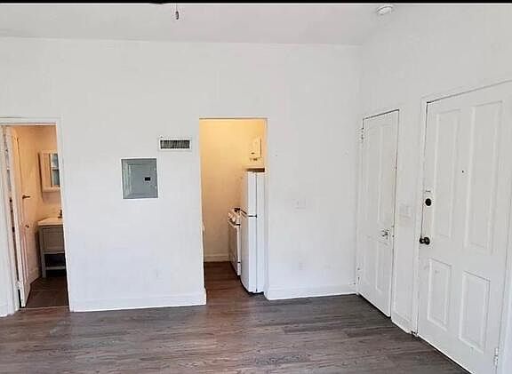 2nd image of 1263 N Clarkson St APT 2