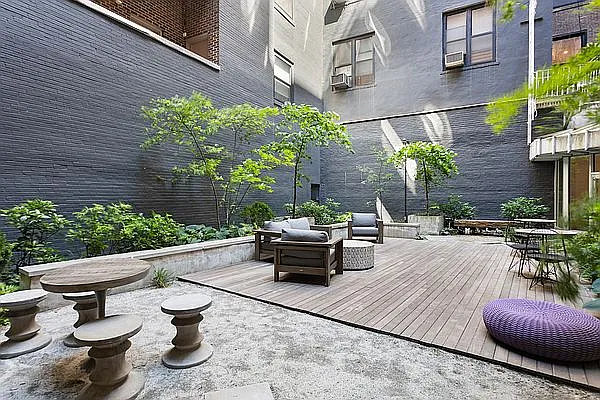 Rented by Level Group | media 30