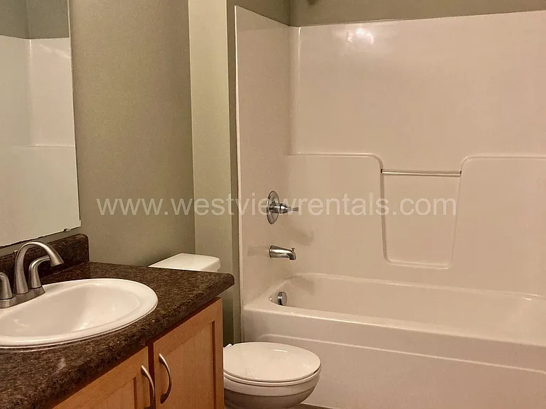 200 E Maple St — Photo 66