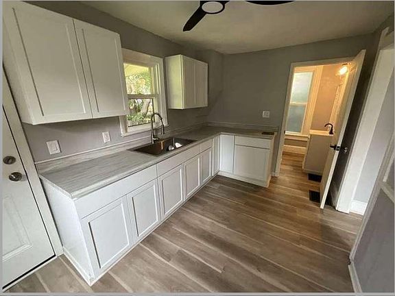 5th image of 4045 Walker Ave #1