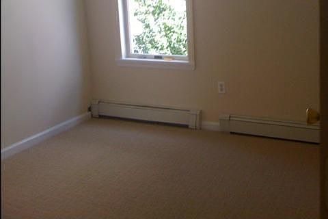 2nd BR in 1st Floor Apartment
