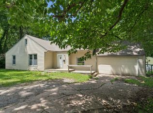 11106 Applewood Dr, Kansas City, MO 64134