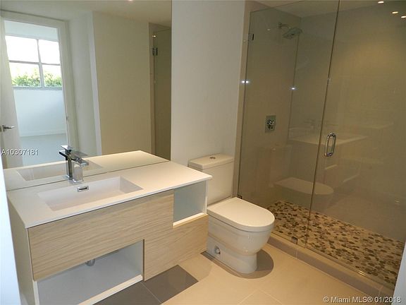 4th image of 10231 Collins Ave