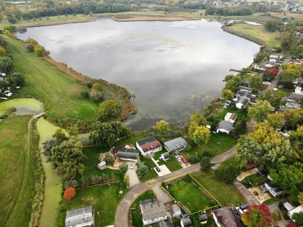 264 Misty Rdg, Lakemoor, IL 60051