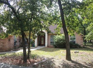 6711 Forest Oaks Ct, Granbury, TX 76049