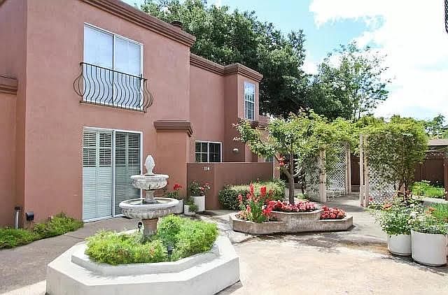 1st image of 114 Cuesta Dr #7