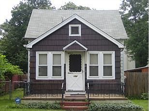 1st image of 154 E Pennywood Ave