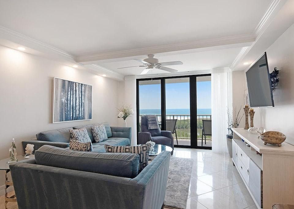 1st image of 380 Seaview Ct APT 305