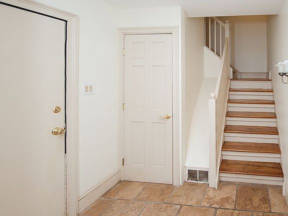 2nd image of 2213-25 Race St #213