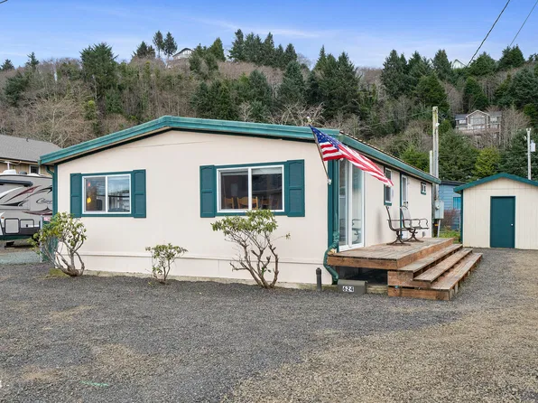 624 S Dolphin St, Rockaway Beach, OR 97136