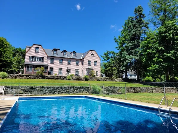 84 Prospect St, Fitchburg, MA 01420