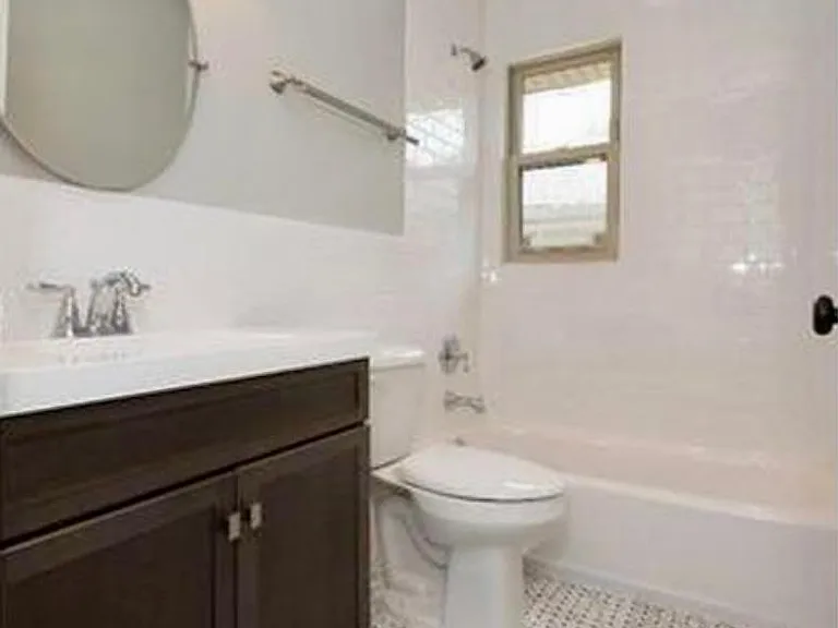 8908 Bridgeport Ave — Photo 10