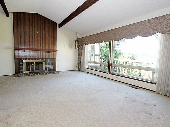 4th image of 4115 106th Pl NE