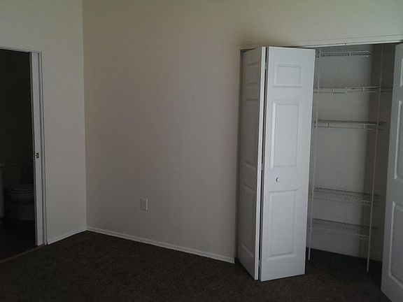 4th image of 241 S Yantic Ave