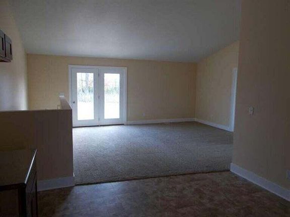 5th image of 212-214 Taylors Ct