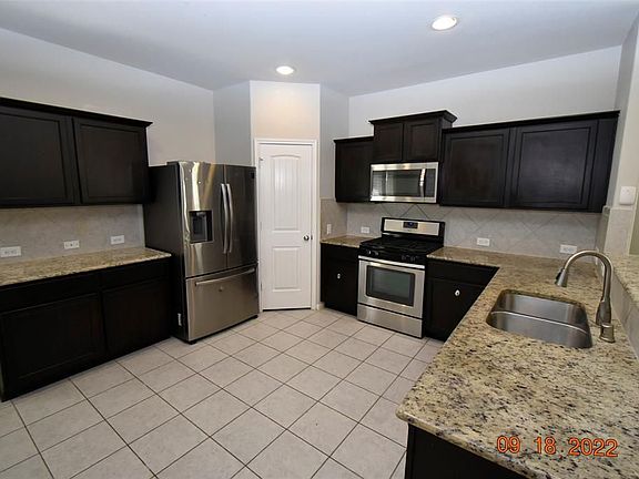 3rd image of 1912 Acaciawood Way